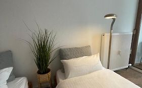 Apartment Mit Kuechenzeile, Stadtnah & Kostenlos Parken